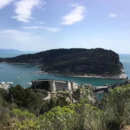 Lunadelmar - La Spezia, Cinque Terrre * La Spezia